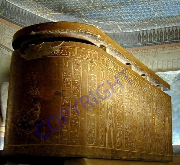 LA TOMBE DE THOUTMOSIS III